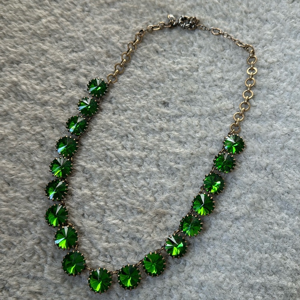 **SOLD** J.Crew green Venus flytrap necklace - Picture 1 of 7